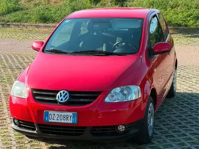 Usata VW Fox 54 CV (39 kW) 2009 Rosso Utilitaria