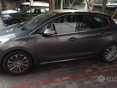 Usata Peugeot 208 2019 Grigio Utilitaria