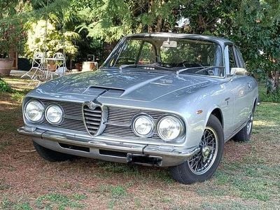 Usata Alfa Romeo 2600 Sprint 145 CV (106 kW) 1965 Argento Coupé
