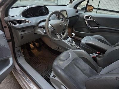 Usata Peugeot 208 Allure 114 CV (83 kW) 2012 Utilitaria
