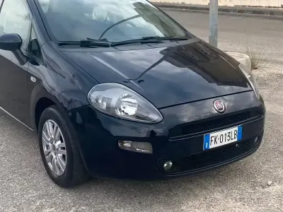 Usata Fiat Punto Street 77 CV (56 kW) 2017 Blu Utilitaria