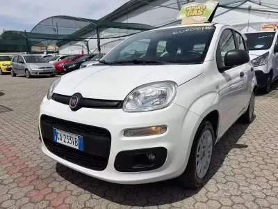 Usata Fiat Panda Lounge 69 CV (50 kW) 2020 Bianco Utilitaria