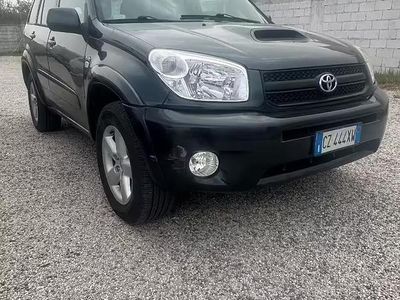 Usata Toyota RAV4 116 CV (85 kW) 2006 Grigio SUV