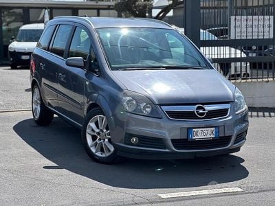 Usata Opel Zafira Cosmo 120 CV (88 kW) 2008 Grigio Monovolume