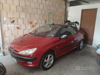 Usata Peugeot 206 109 CV (80 kW) 2001 Rosso Cabrio
