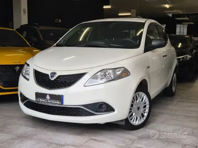 Usata Lancia Ypsilon Silver 69 CV (50 kW) 2018 Bianco Utilitaria