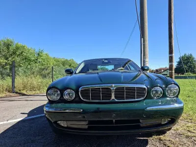 Usata Jaguar XJ Executive 258 CV (189 kW) 2004 Verde Berlina