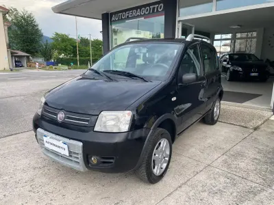Usata Fiat Panda 4x4 69 CV (50 kW) 2009 Nero Utilitaria