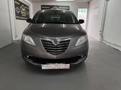 Usata Lancia Ypsilon Platinum 95 CV (69 kW) 2014 Grigio Utilitaria
