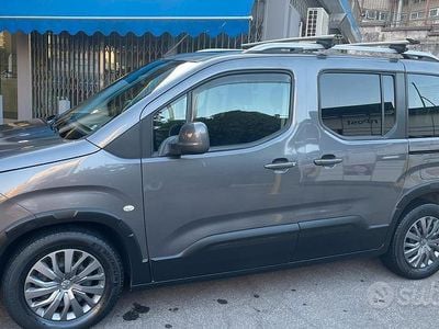 Usata Peugeot Rifter GT-line 131 CV (96 kW) 2019 Grigio Monovolume