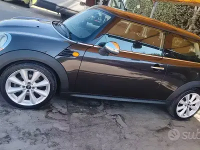 Usata Mini Cooper 75 CV (55 kW) 2014 Marrone Utilitaria