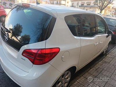 Usata Opel Meriva 110 CV (80 kW) 2011 Bianco Monovolume