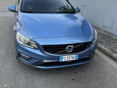 Usata Volvo V60 R-Design Momentum 163 CV (119 kW) 2016 Station wagon