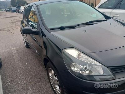 Nero Usata 2006 Renault Clio II Utilitaria | 2000 € (Buon prezzo)