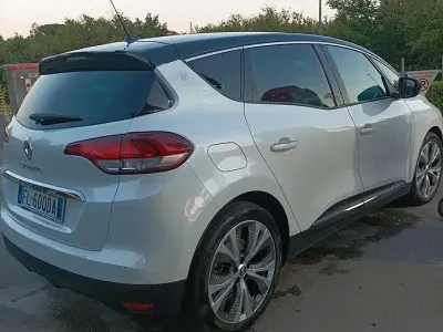 Usata Renault Scénic III 131 CV (96 kW) 2017 Bianco Monovolume