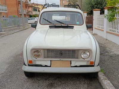 usata Renault R4 