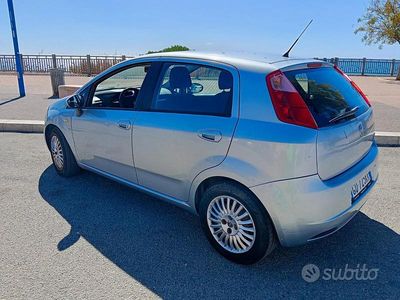 Usata Fiat Grande Punto 90 CV (66 kW) 2007 Grigio Utilitaria
