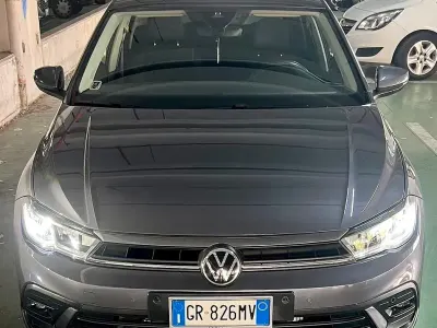 Usata VW Polo Life 90 CV (66 kW) 2024 Grigio Utilitaria
