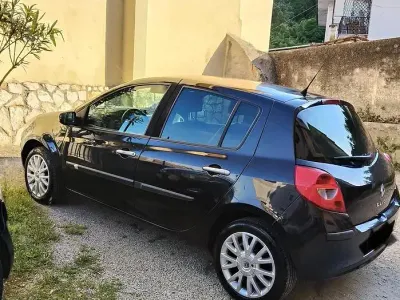 Usata Renault Clio III 85 CV (62 kW) 2007 Nero Utilitaria