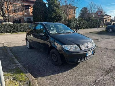 Usata Fiat Punto 80 CV (58 kW) 2005 Nero Utilitaria