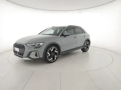 Usata Audi A3 Comfort 150 CV (110 kW) 2025 Grigio freccia perla Berlina