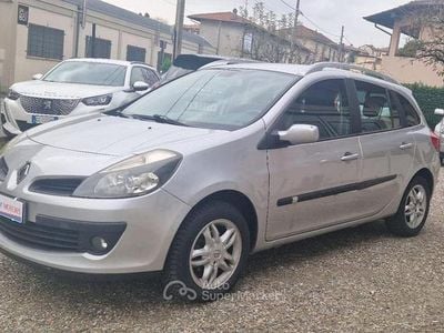 Grigio Usata 2008 Renault Clio II LE Berlina | 2990 € (Buon prezzo)