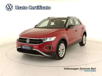 Usata VW T-Roc Life 110 CV (80 kW) 2023 Rosso SUV