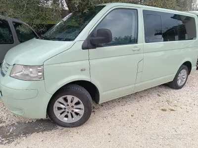 Usata VW Caravelle 2006 Verde Furgone