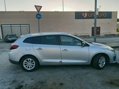 Usata Renault Mégane GrandTour LIMITED 110 CV (80 kW) 2016 Grigio Station wagon