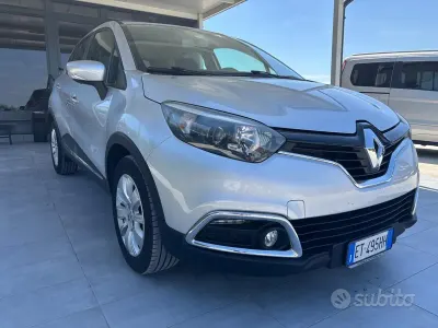 Usata Renault Captur 90 CV (66 kW) 2014 Grigio SUV