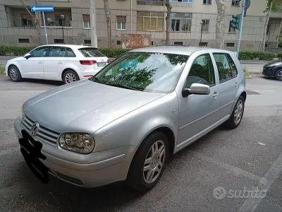 Usata VW Golf IV 105 CV (77 kW) 2000 Grigio Berlina