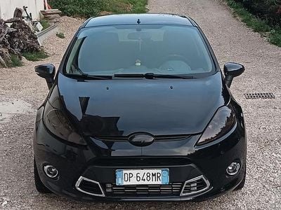 Usata Ford Fiesta 68 CV (50 kW) 2009 Nero Utilitaria