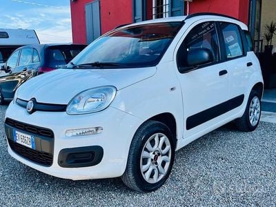 Usata Fiat Panda Lounge 85 CV (62 kW) 2014 Bianco Utilitaria