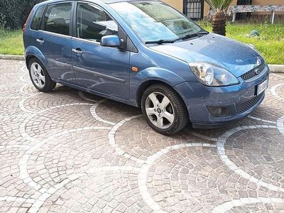 Usata Ford Fiesta 68 CV (50 kW) 2007 Blu Utilitaria