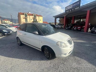 Usata Lancia Ypsilon 95 CV (69 kW) 2009 Beige Utilitaria