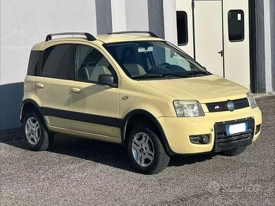 Occasion Fiat Panda 4x4 Climbing 69 ch (50 kW) 2007 Jaune Citadine