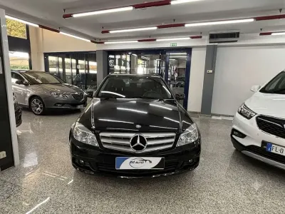 Usata Mercedes C220 Elegance 170 CV (125 kW) 2010 Nero Berlina