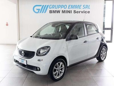 Usata Smart ForFour 71 CV (52 kW) 2018 Bianonero Utilitaria