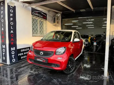 Usata Smart ForFour Passion 90 CV (66 kW) 2016 Rosso Utilitaria