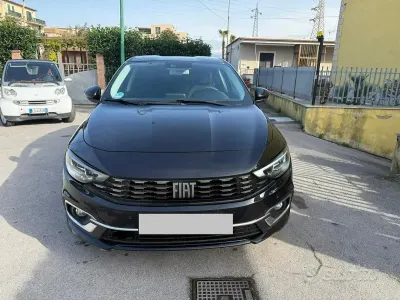 Usata Fiat Tipo Sport 100 CV (73 kW) 2021 Nero Berlina