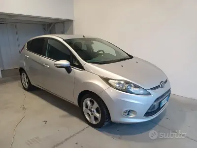 Second-hand Ford Fiesta Titanium 90 CP (66 kW) 2010 Gri Berlinǎ