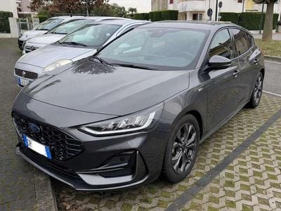 Usata Ford Focus ST-Line 116 CV (85 kW) 2023 Grigio Berlina