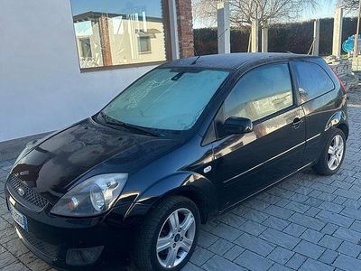 Usata Ford Fiesta 75 CV (55 kW) 2008 Nero Utilitaria