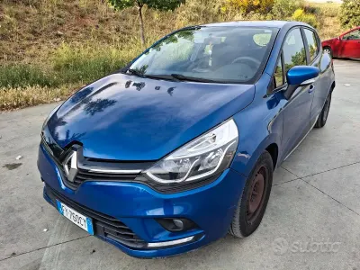 Usata Renault Clio IV Zen 75 CV (55 kW) 2019 Blu Berlina