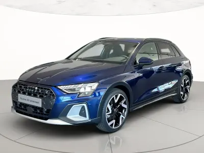 Nuova Audi A3 Premium 204 CV (150 kW) 2026 Blu navarra metallizzato Berlina