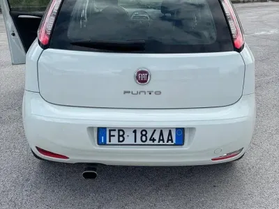 Usata Fiat Grande Punto 75 CV (55 kW) 2015 Bianco Utilitaria