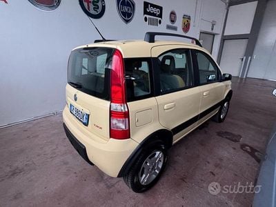 Usata Fiat Panda 4x4 Climbing 59 CV (43 kW) 2006 Giallo Utilitaria