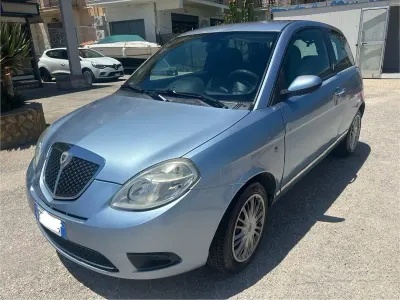Usata Lancia Ypsilon 69 CV (50 kW) 2007 Bluazzurro Utilitaria