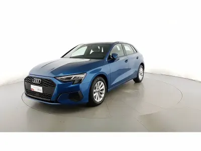 Usata Audi A3 Sportback Business 110 CV (80 kW) 2022 Blu atollo met Utilitaria