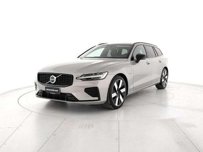 Nuova Volvo V60 Ultra 257 CV (189 kW) 2025 Silver bright Station wagon